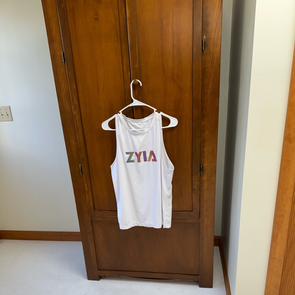 ZYIA ACTIVE workout tank top XL poly spandex white rainbow logo